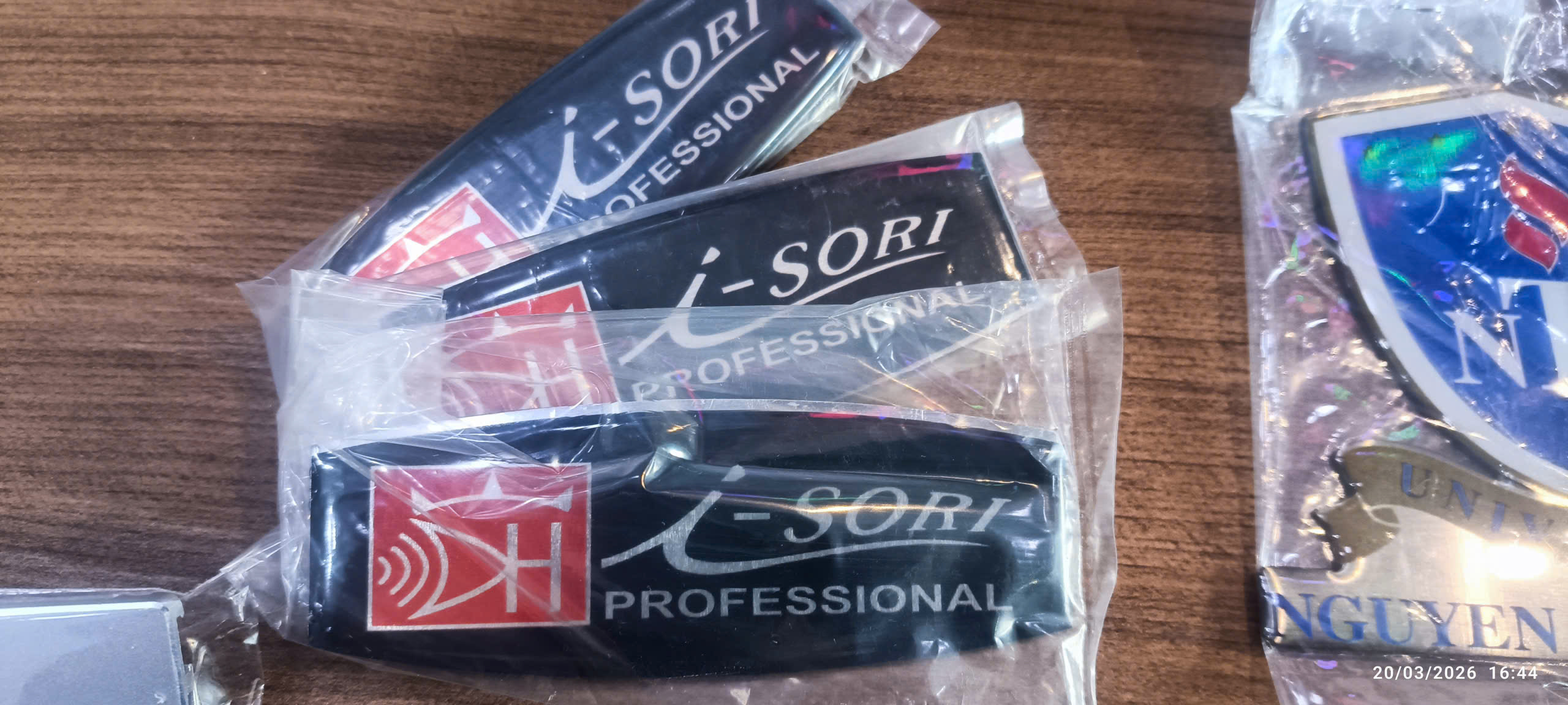 Bảng tên theo yêu cầu - ảnh 2