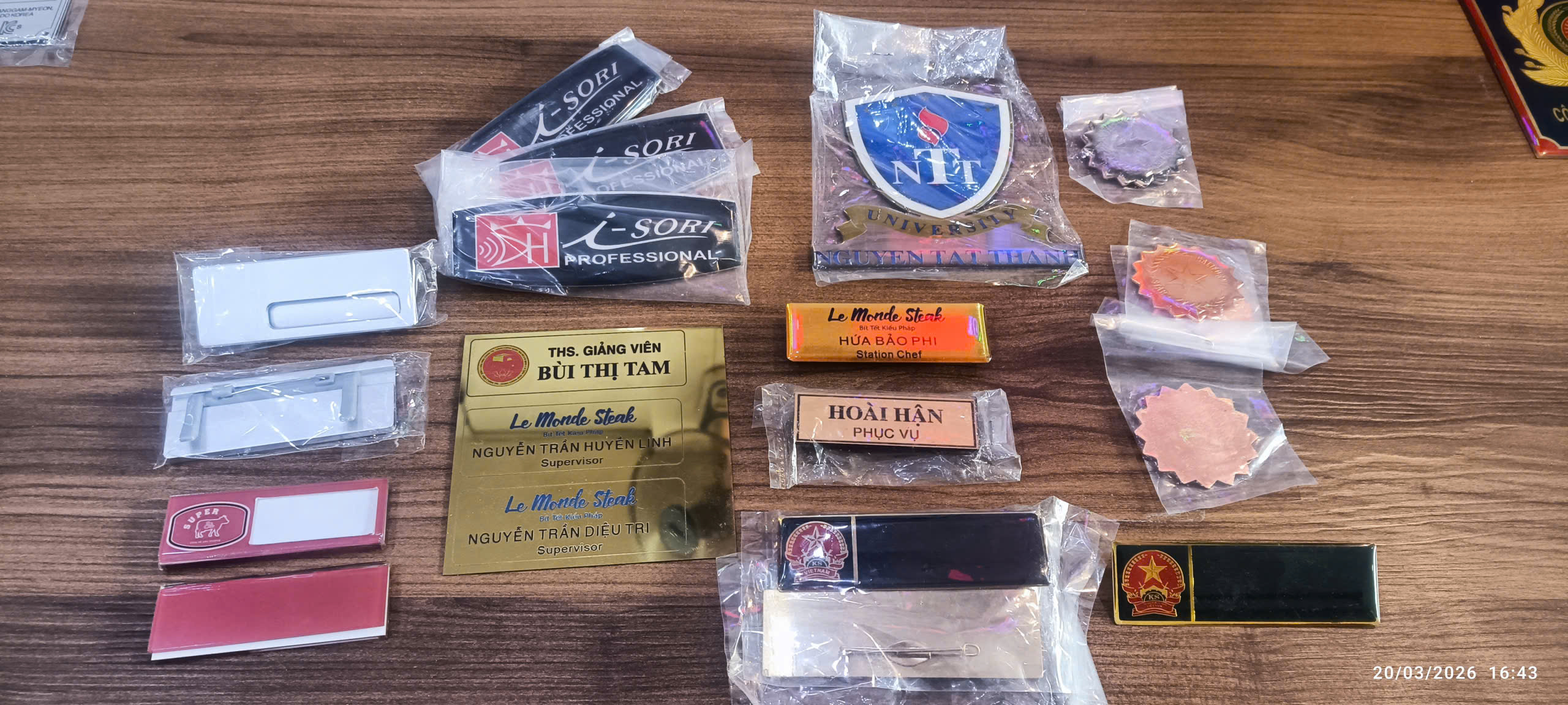 Bảng tên theo yêu cầu